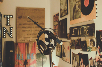 10 Perfect Gifts for Music Lovers in 2021