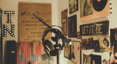 10 Perfect Gifts for Music Lovers in 2021